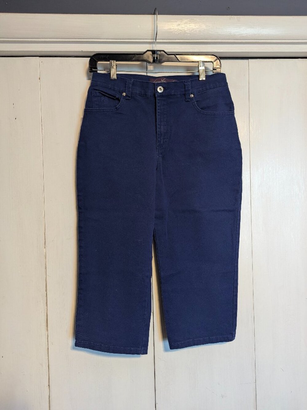 Gloria Vanderbilt, Blue Amanda Capri